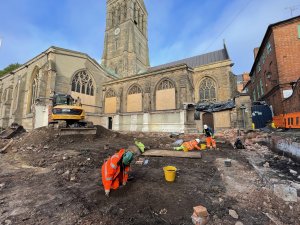 Image 2: The excavation at Leicester 
Cathedral, November 2021. Image: ULAS